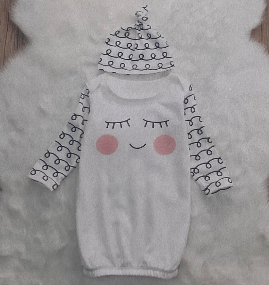 Smiley Layette gown with hat