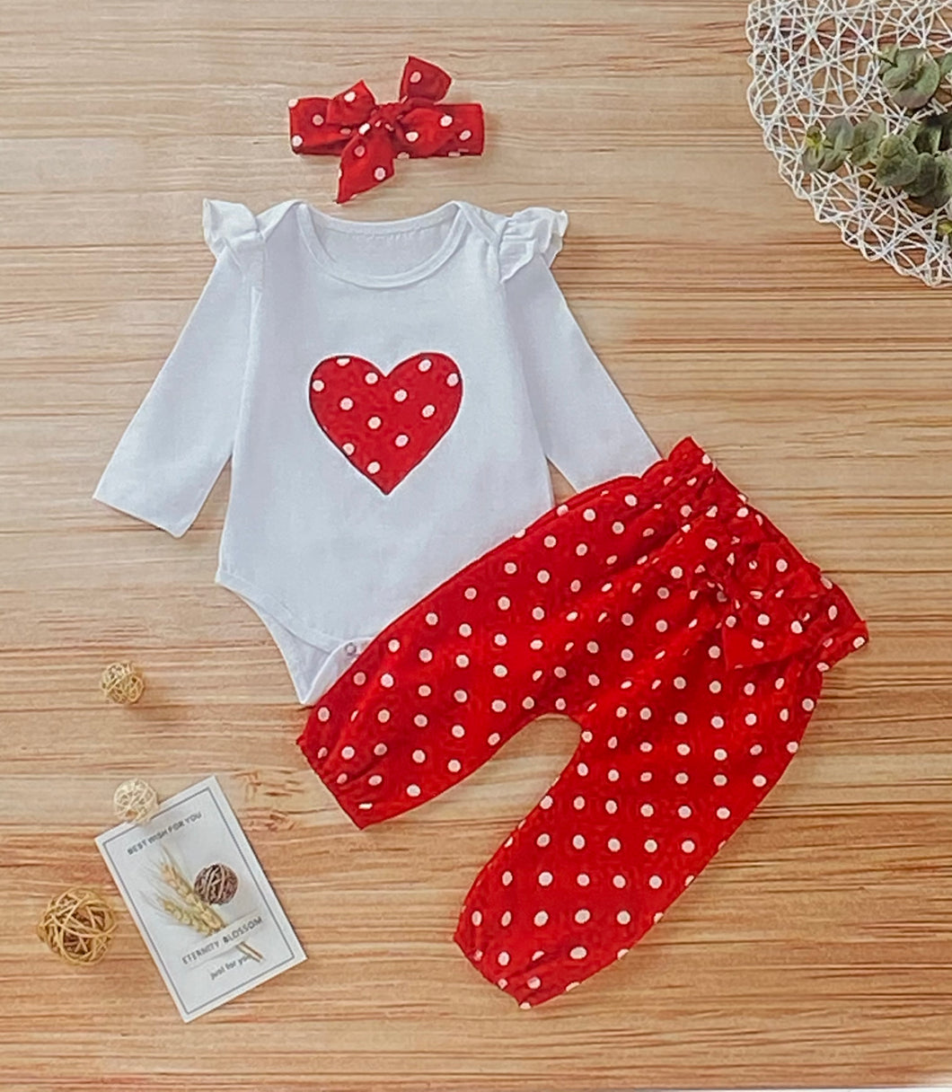 White long sleeves onesie with pants and headband